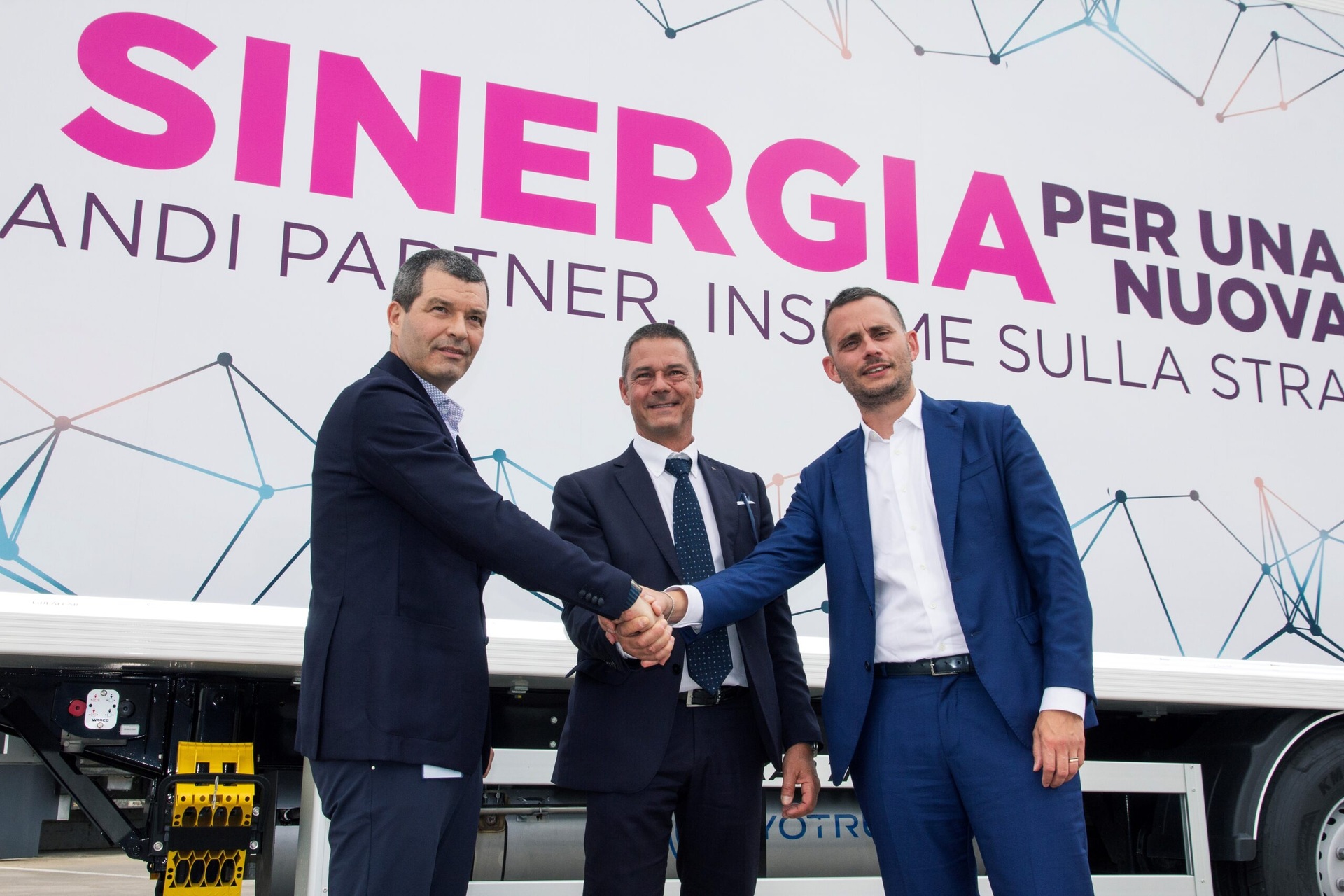 Lidl elektrifiziert sich: Erster eActros 600 an Lidl Italia übergeben